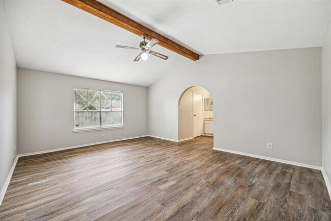 Building Photo - 2039 Hilton Head Dr