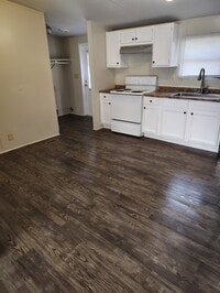 Building Photo - 600 Davis Cir