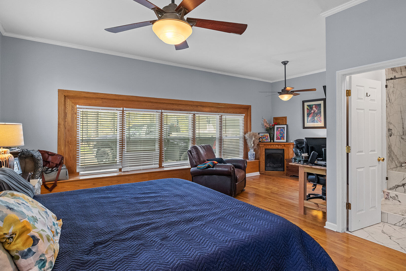 Building Photo - 358 Twin Oaks Dr