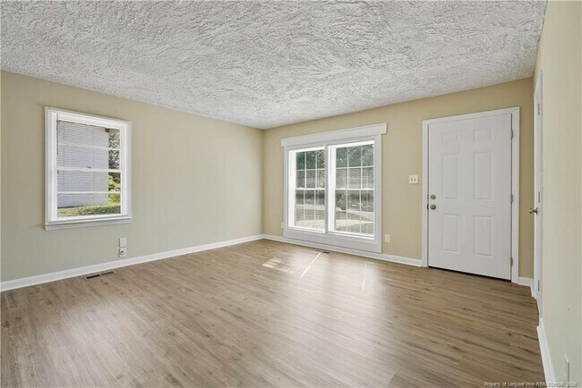 Building Photo - 709 Shambrey St