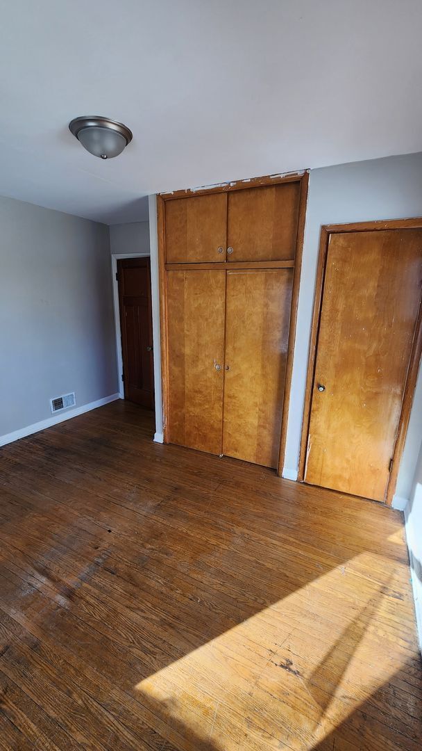 Building Photo - 3 bed 1 bath