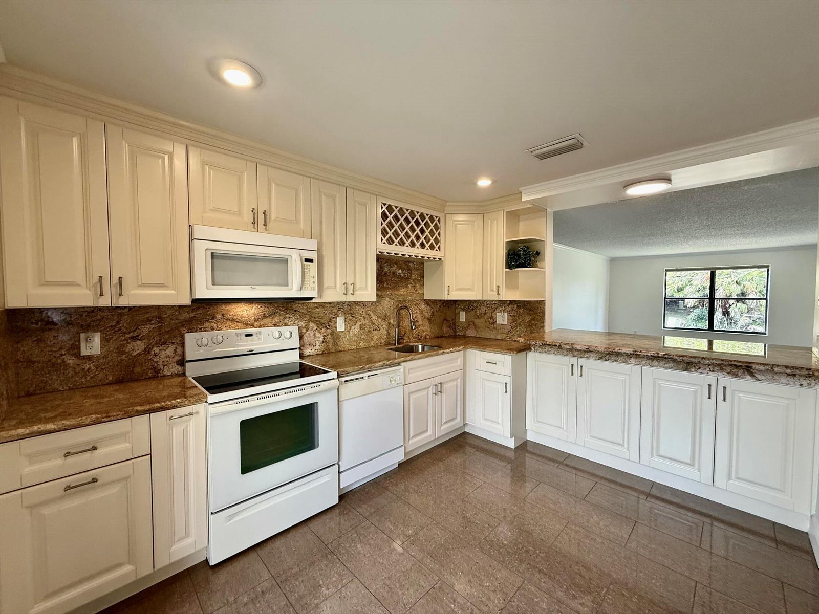 Building Photo - 13135 Chadwick Ct