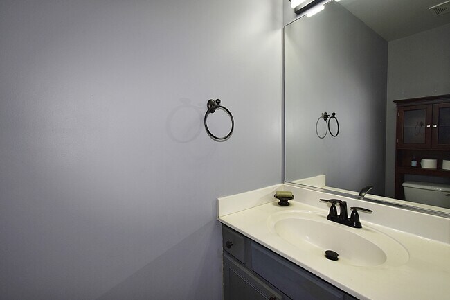 Building Photo - 2640 Caliendo Cir