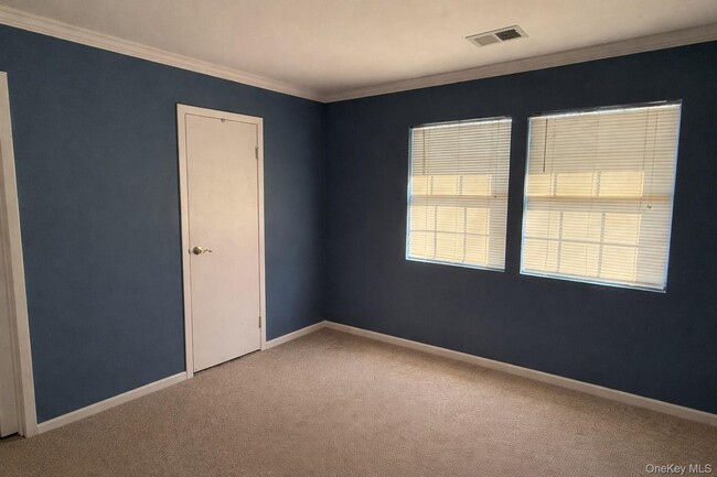 Building Photo - 12 Paine Commons