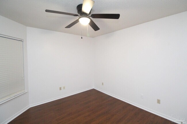 Building Photo - 8154 Treetop Ln