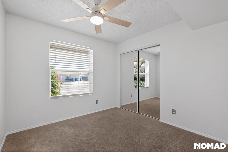 Building Photo - 1636 W Taro Ln