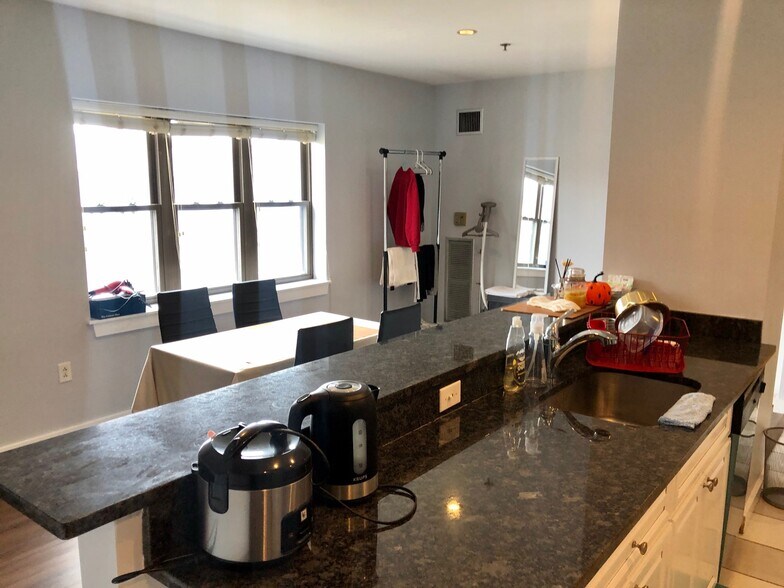 Building Photo - 534 Commonwealth Ave