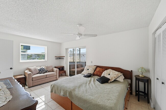 Building Photo - 226 Normandy Ln