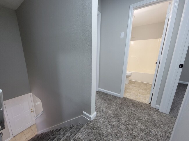 Building Photo - Quiet Comfort - Modern Home - HAFC Voucher...