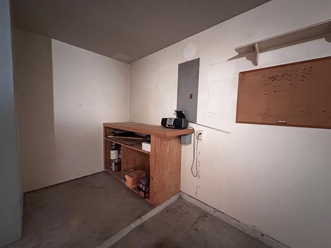 Building Photo - 110 Puna Ln