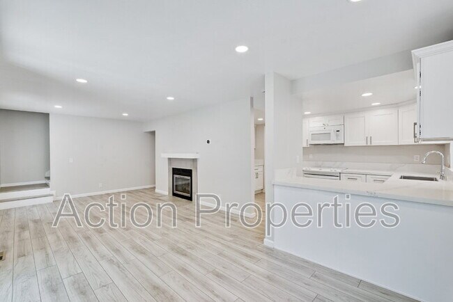 Building Photo - 2091 San Luis Ave