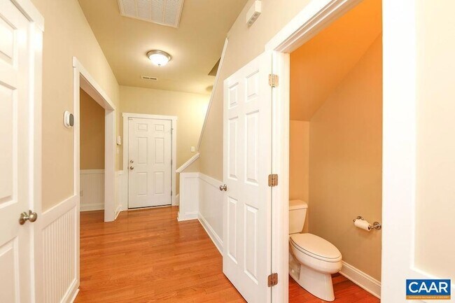 Building Photo - 328 Marquette Ct