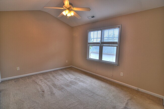 Building Photo - Light, Bright Governor's Village Townhome