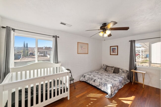 Building Photo - Charming 3 Bedroom Home Plus Casita. Pet F...