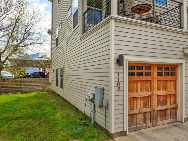 Building Photo - 1109 Euphoria Bend