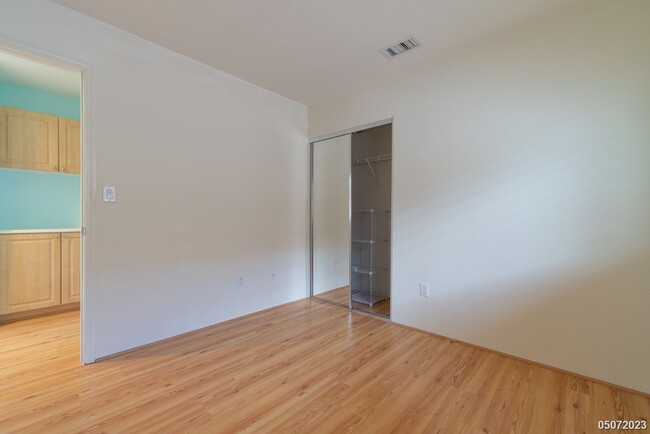 Building Photo - CENTRAL AC 4BR 3BA HOUSE IN OCEAN POINTE w...