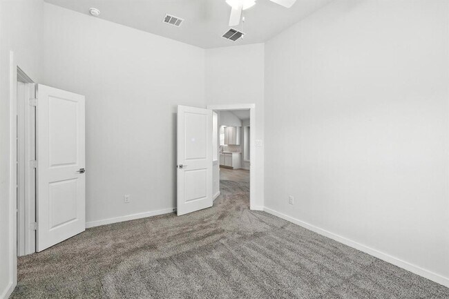 Building Photo - 7846 Grand Louis Wy
