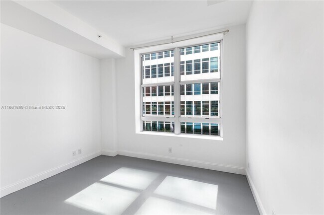 Building Photo - 111 E Flagler St