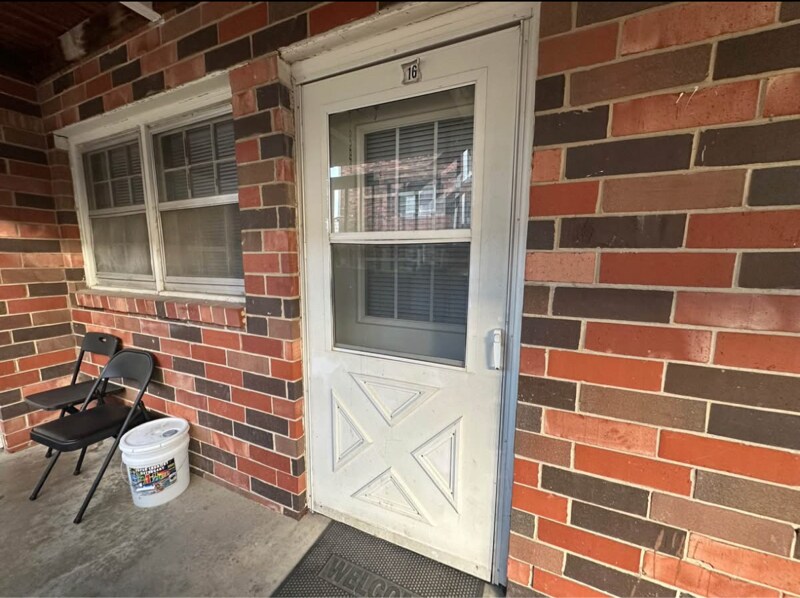 Building Photo - 2430 Muscatine Ave