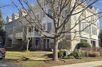 Building Photo - 202 Cobblestone Dr