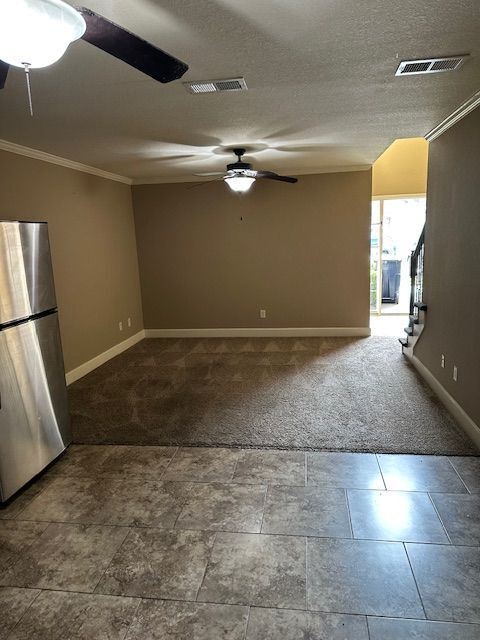 Building Photo - Modern 3-Bed, 2 Bath Townhome Near Brighto...