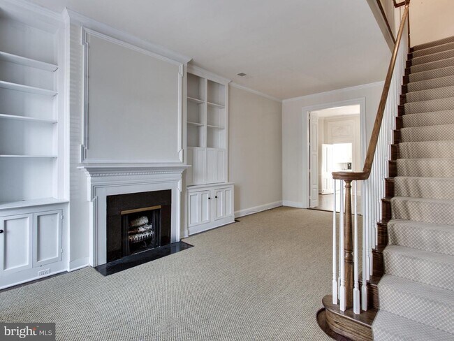 Building Photo - 1217 29th St NW