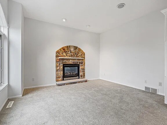 Building Photo - 3577 Woodbury Ct S