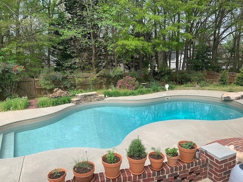 Building Photo - 612 Heathercrest Ct