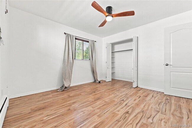 Building Photo - 1631 Xanthia St