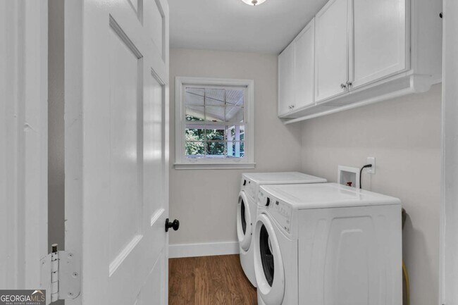 Building Photo - 515 Rock Shadow Ct