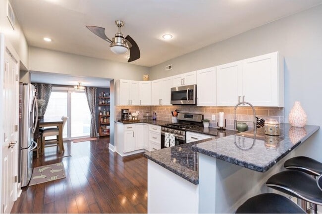 Primary Photo - 2658 Edgemont St