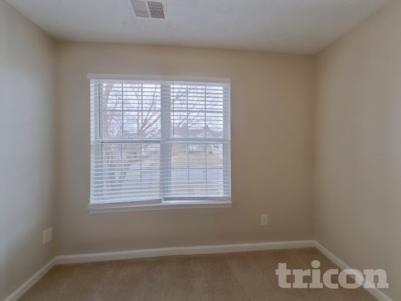 Building Photo - 471 Sawtooth Ln