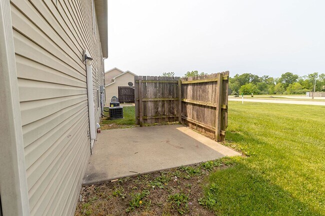 Building Photo - 5209-5211 Currituck Lane
