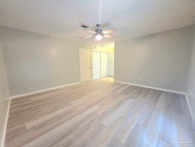 Building Photo - 760 Briarwood Dr