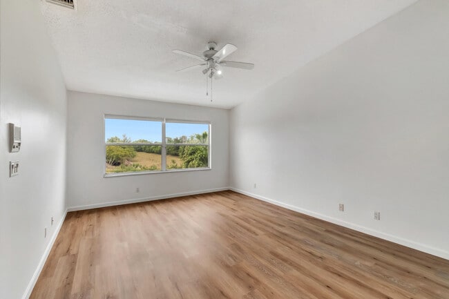 Building Photo - 8895 Sonoma Lake Blvd