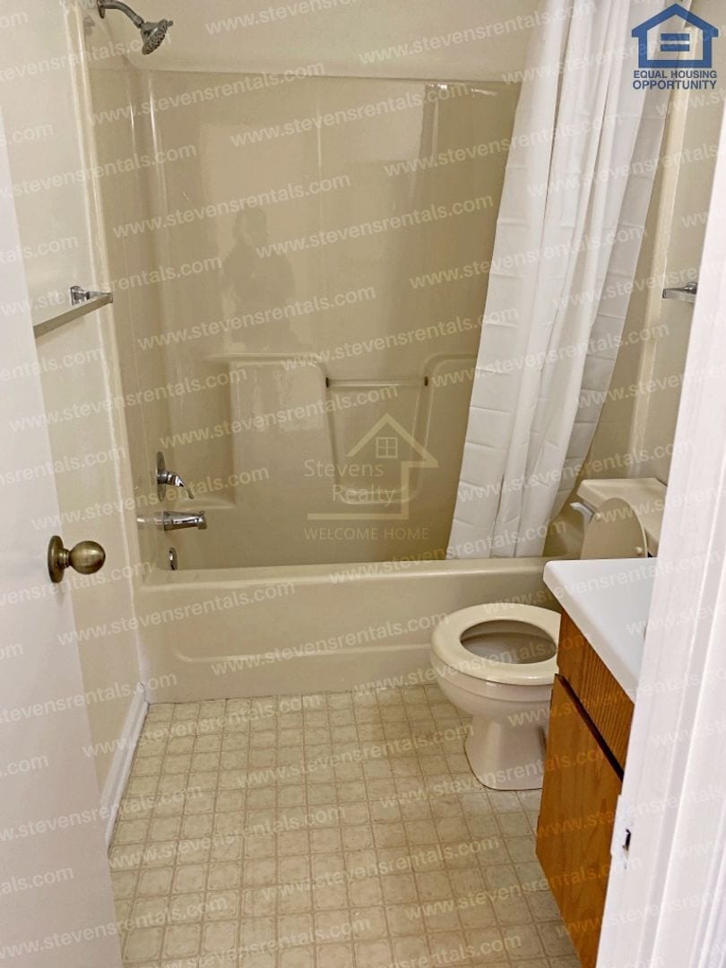 Building Photo - 106 Vinewood Rd