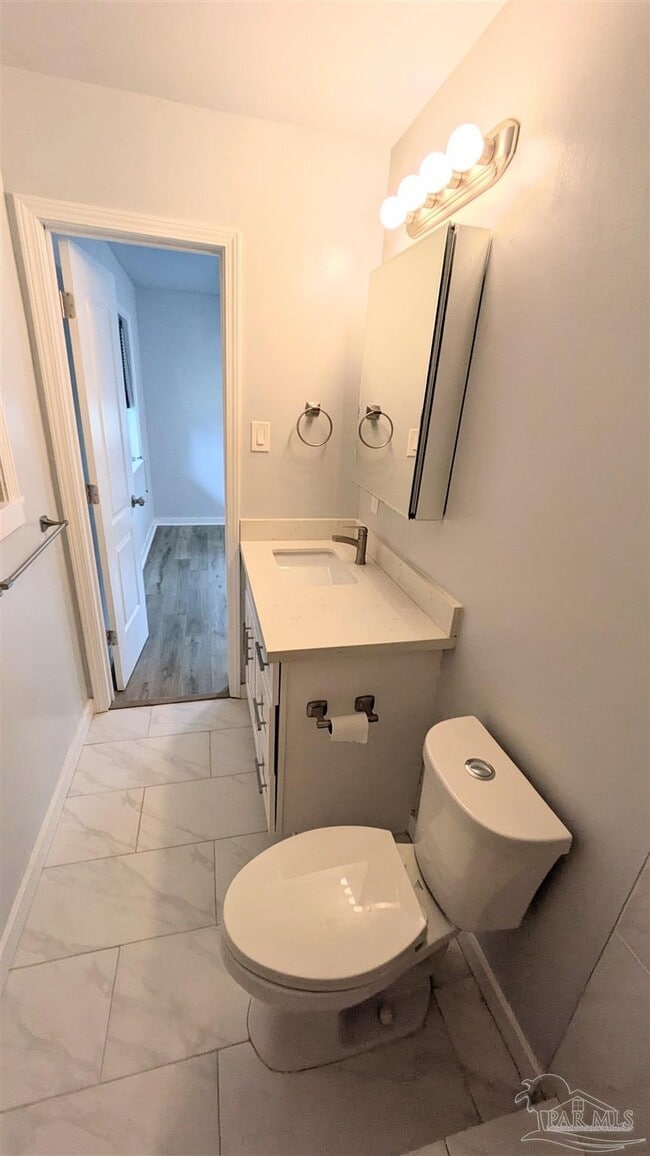 Building Photo - 5912 Sarah Dr