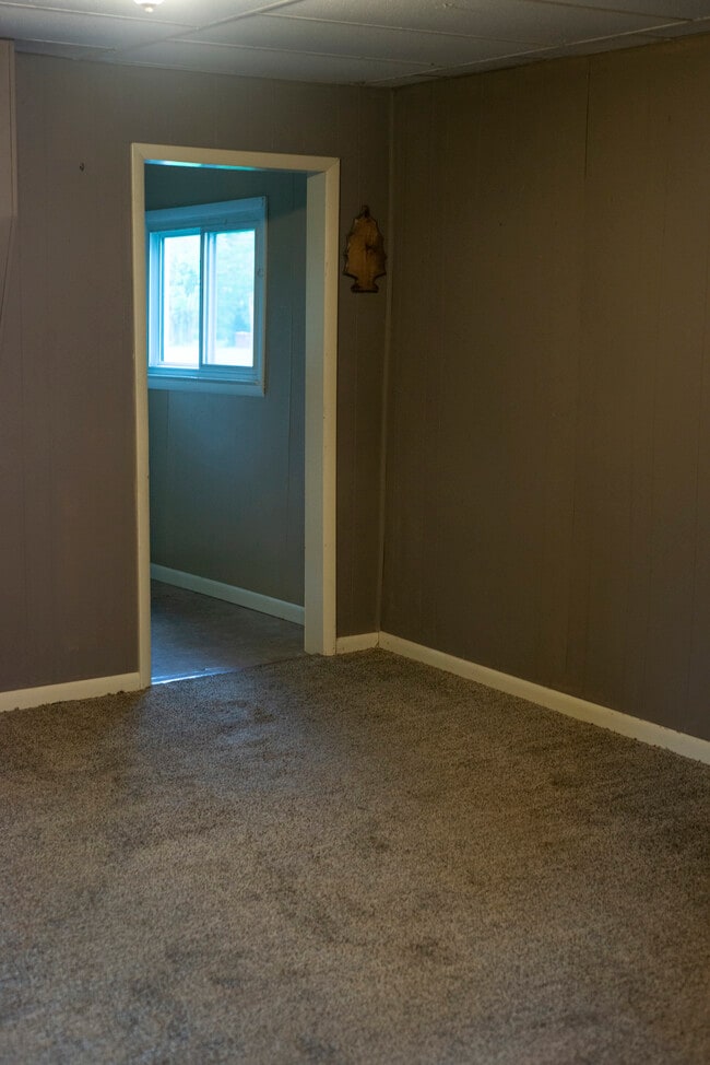 Building Photo - 321 E Washington St