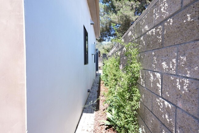 Building Photo - Fair Ave