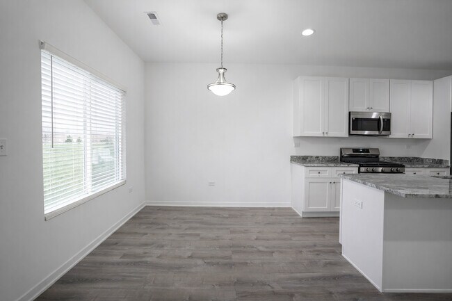 Building Photo - 1128 Gillespie Ln