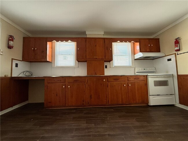 Building Photo - 23 Burton St