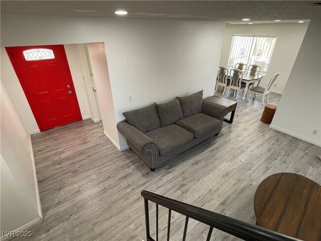 Building Photo - 5005 Celebrity Cir