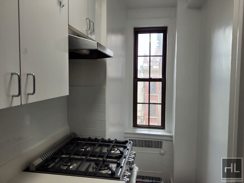 Building Photo - CRANBERRY STREET