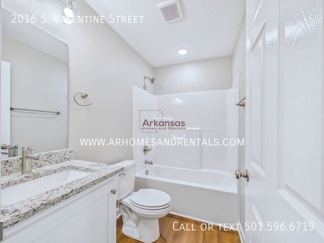 Building Photo - 2016 S Valentine St