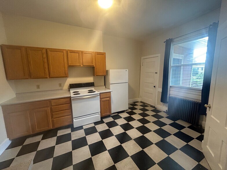 Building Photo - 126 Spring St