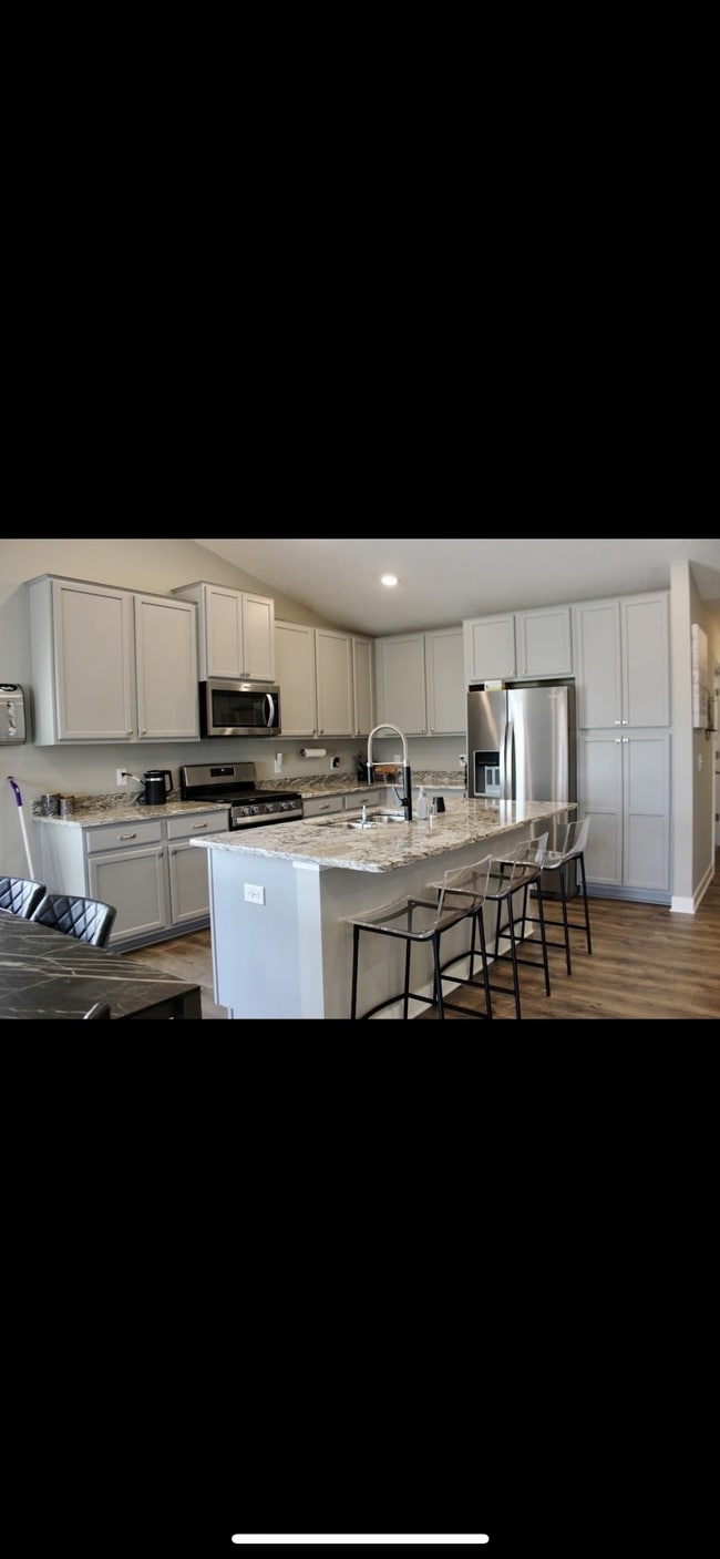 Building Photo - 11624 Pineridge Way N