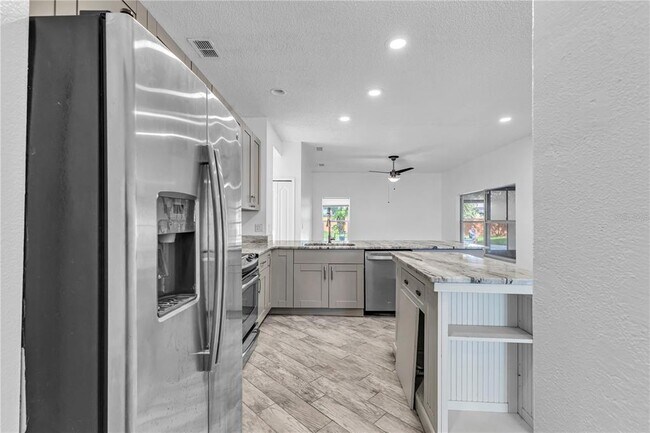 Building Photo - 2031 Wintermere Pointe Dr