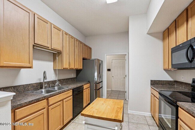 Building Photo - 13816 Herons Landing Way