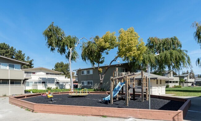 Building Photo - 4091 Park Center Ln