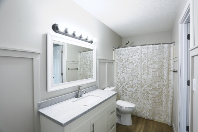 Building Photo - 3193 17th St S